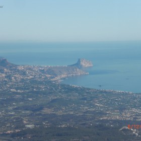 1431104828_El peñón de Ifach desde la cima del Puig Campana.