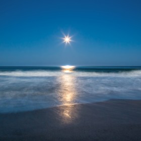 1529169014_Moon on the beach 1