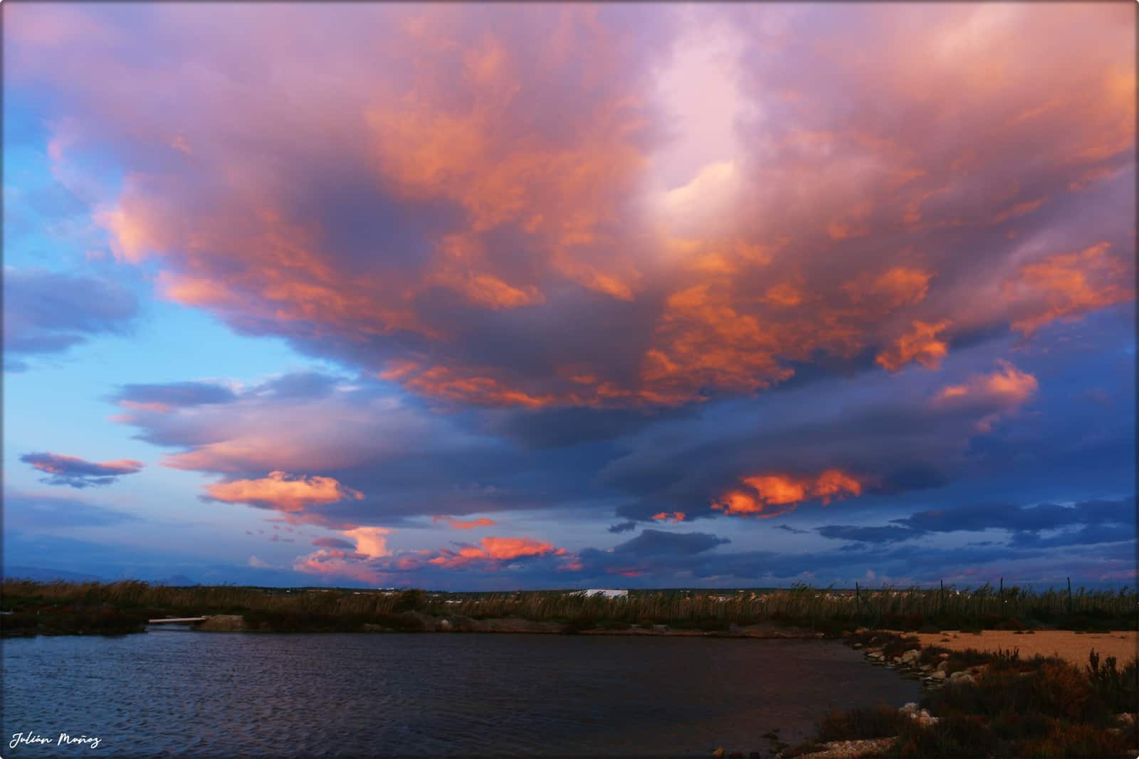 1573416375_Las Salinas y sus cielos