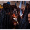 Las mantillas, arreglos de ultima hora. Procesión del Cristo del Mar. (no es actual)